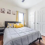 Family Friendly 5 Bedroom Home - 2 Miles To Atlanta Zoo, Aquarium