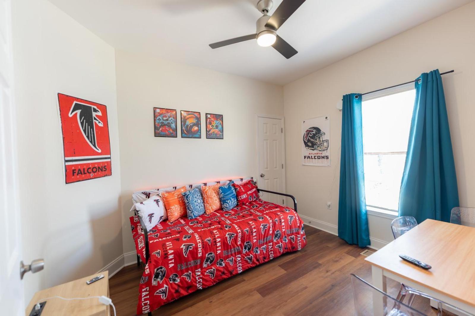 Family Friendly 5 Bedroom - 2 Miles To Zoo, Aquarium Holiday home