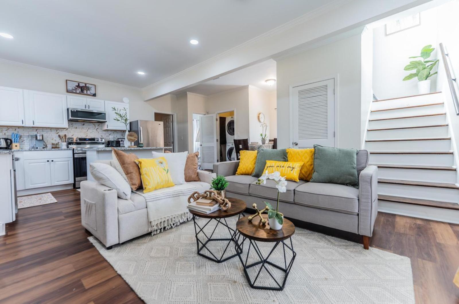 Family Friendly 5 Bedroom - 2 Miles To Zoo, Aquarium Holiday home Atlanta